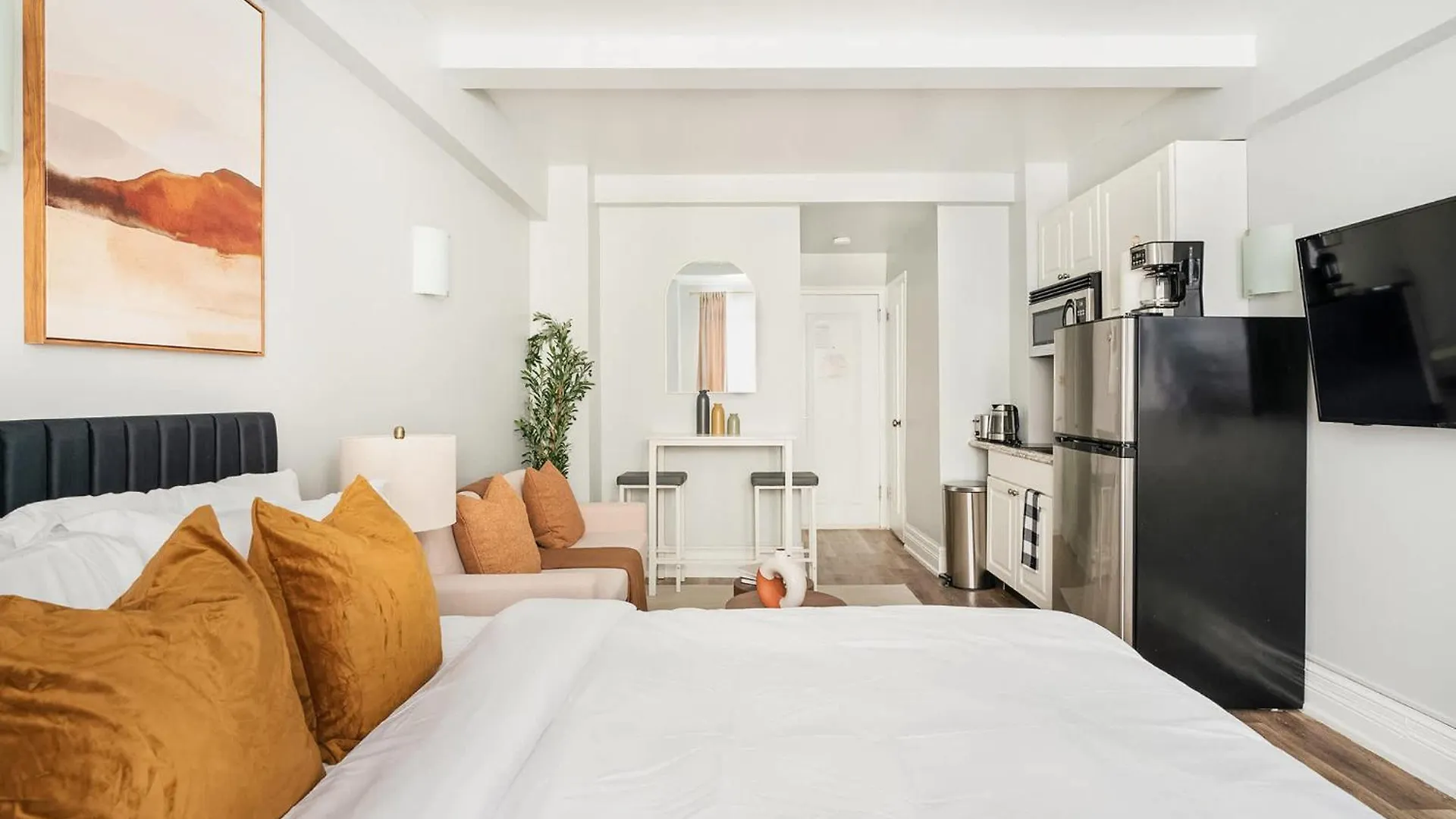Apartment 73-304 Newly Reno Studio Uws Doorman Gym Laundry New York